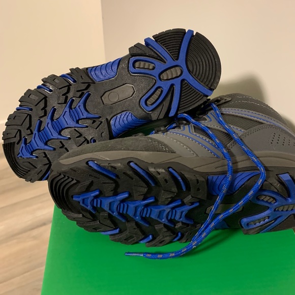 Boots - Picture 3 of 5